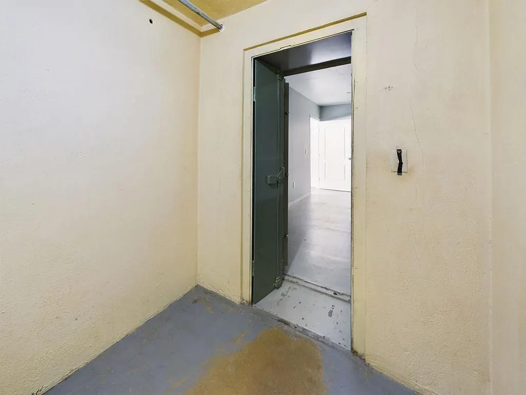 Photo 12 — 225 S 9th Street, Slaton, TX 79364