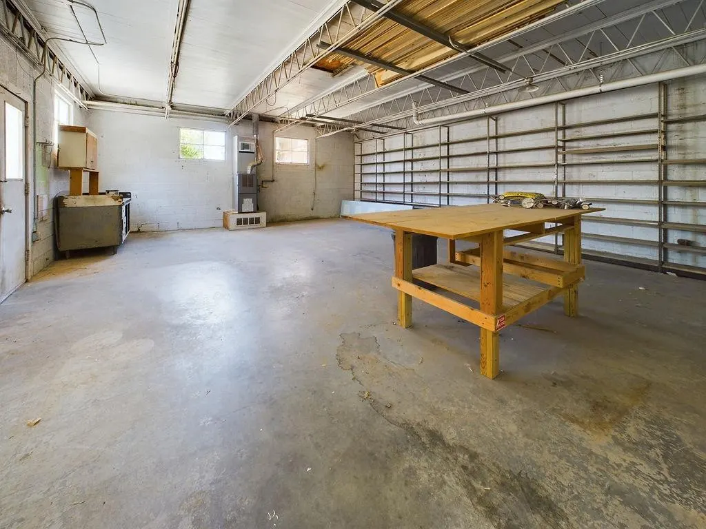 Photo 18 — 225 S 9th Street, Slaton, TX 79364