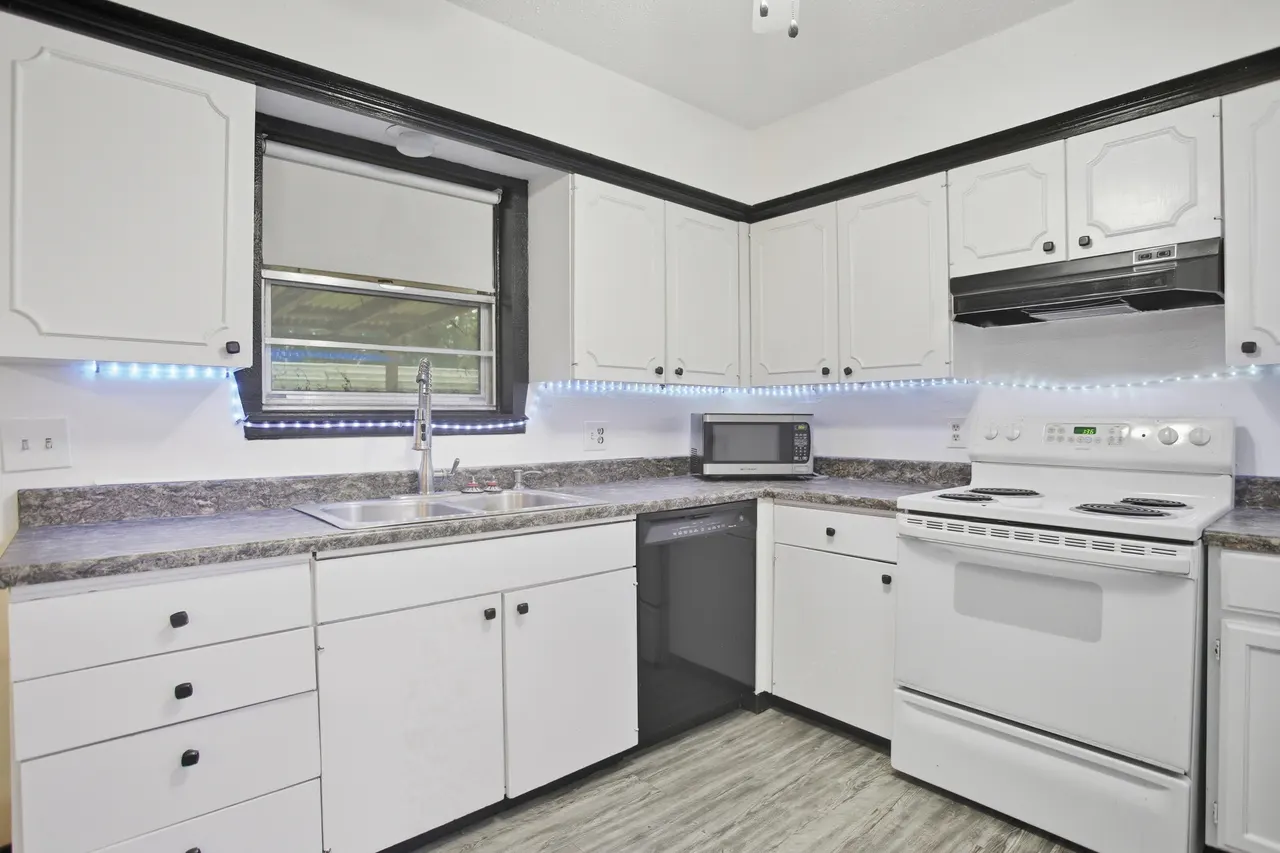 Photo 8 — 5410 49th Street, Lubbock, TX 79414