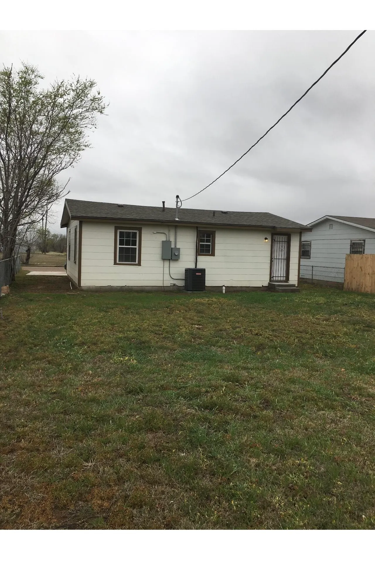 Photo 7 — 1323 E 16th Street, Lubbock, TX 79403