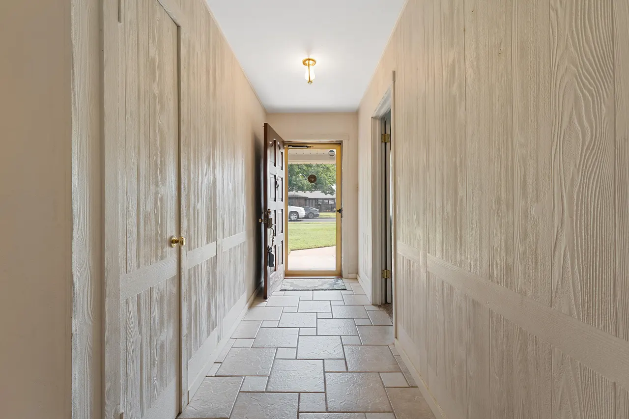 Photo 4 — 2304 61st Street, Lubbock, TX 79412
