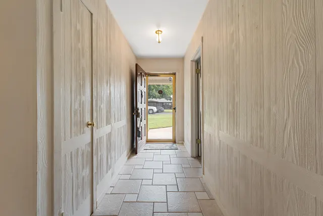 Photo 4 — 2304 61st Street, Lubbock, TX 79412