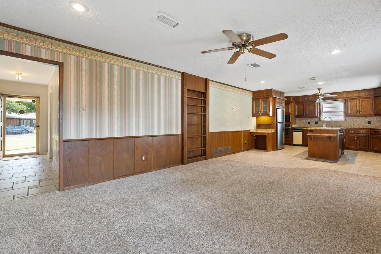 Photo 9 — 2304 61st Street, Lubbock, TX 79412