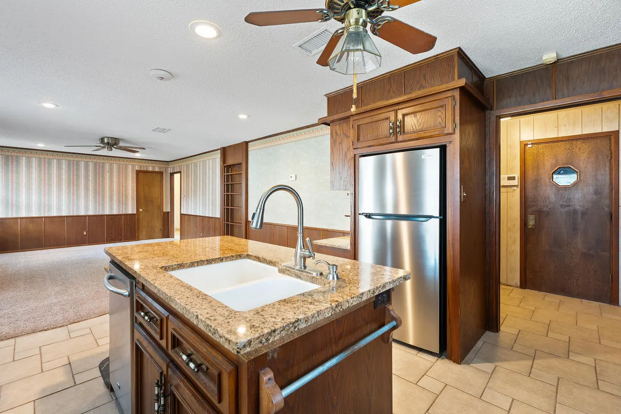 Photo 12 — 2304 61st Street, Lubbock, TX 79412