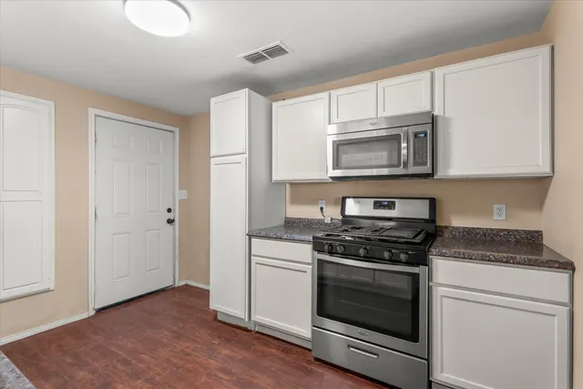 Photo 8 — 1304 S Hockley Avenue, Sundown, TX 79372