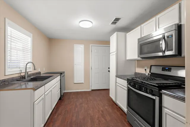 Photo 7 — 1304 S Hockley Avenue, Sundown, TX 79372