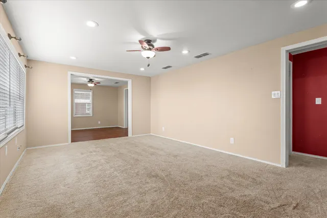 Photo 4 — 1304 S Hockley Avenue, Sundown, TX 79372