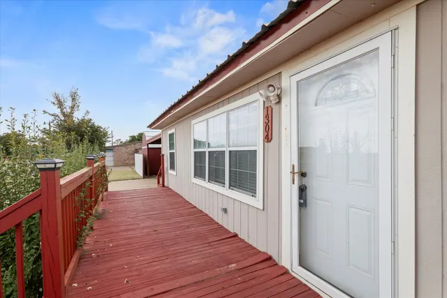 Photo 3 — 1304 S Hockley Avenue, Sundown, TX 79372