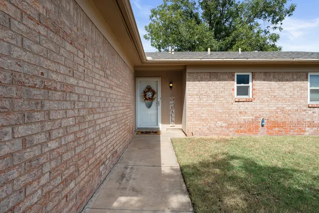 Photo 2 — 1317 5th Street, Shallowater, TX 79363