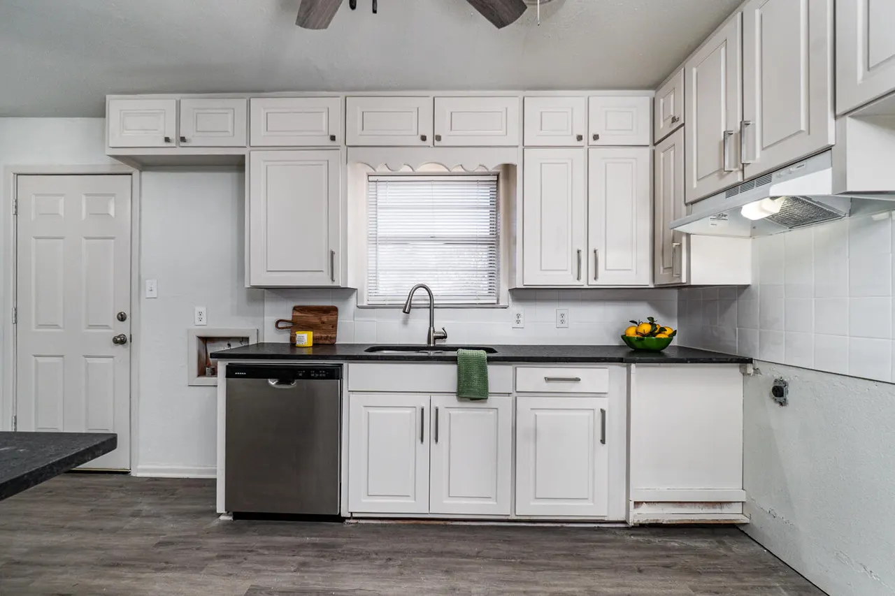 Front exterior — 721 N Floyd Avenue, Tulia, TX 79088