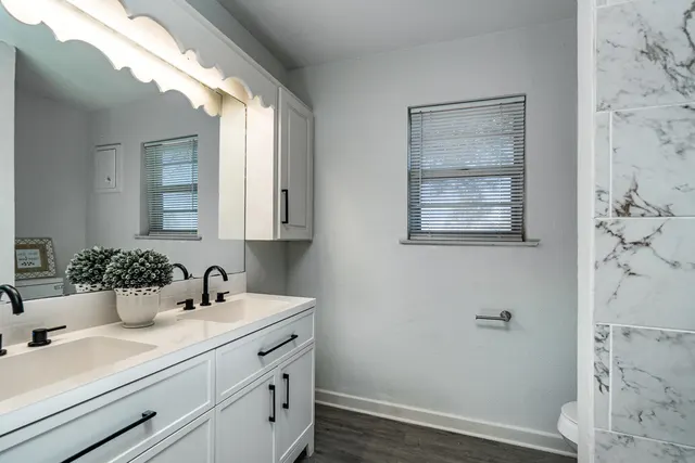 Photo 2 — 721 N Floyd Avenue, Tulia, TX 79088