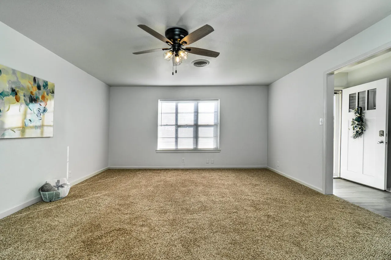 Photo 8 — 721 N Floyd Avenue, Tulia, TX 79088