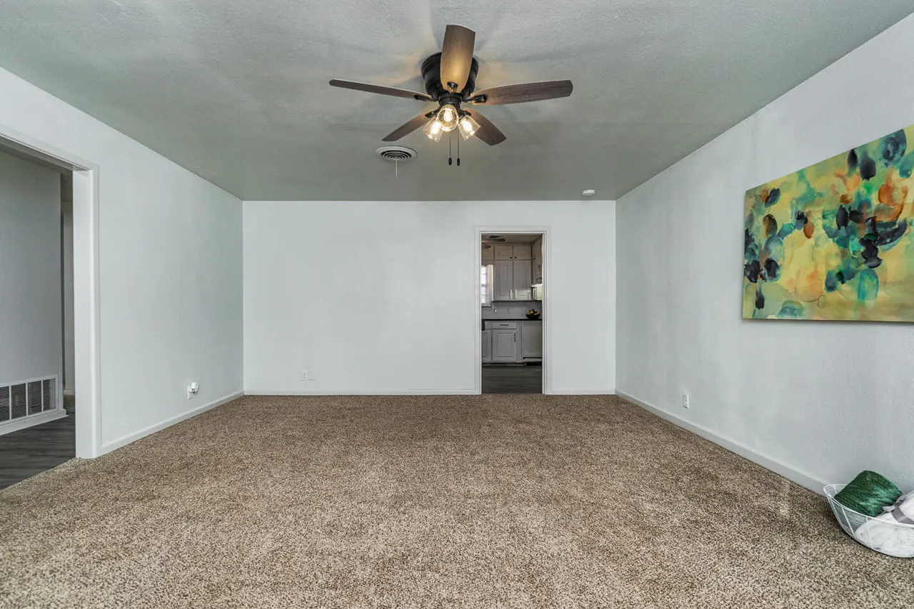 Photo 9 — 721 N Floyd Avenue, Tulia, TX 79088