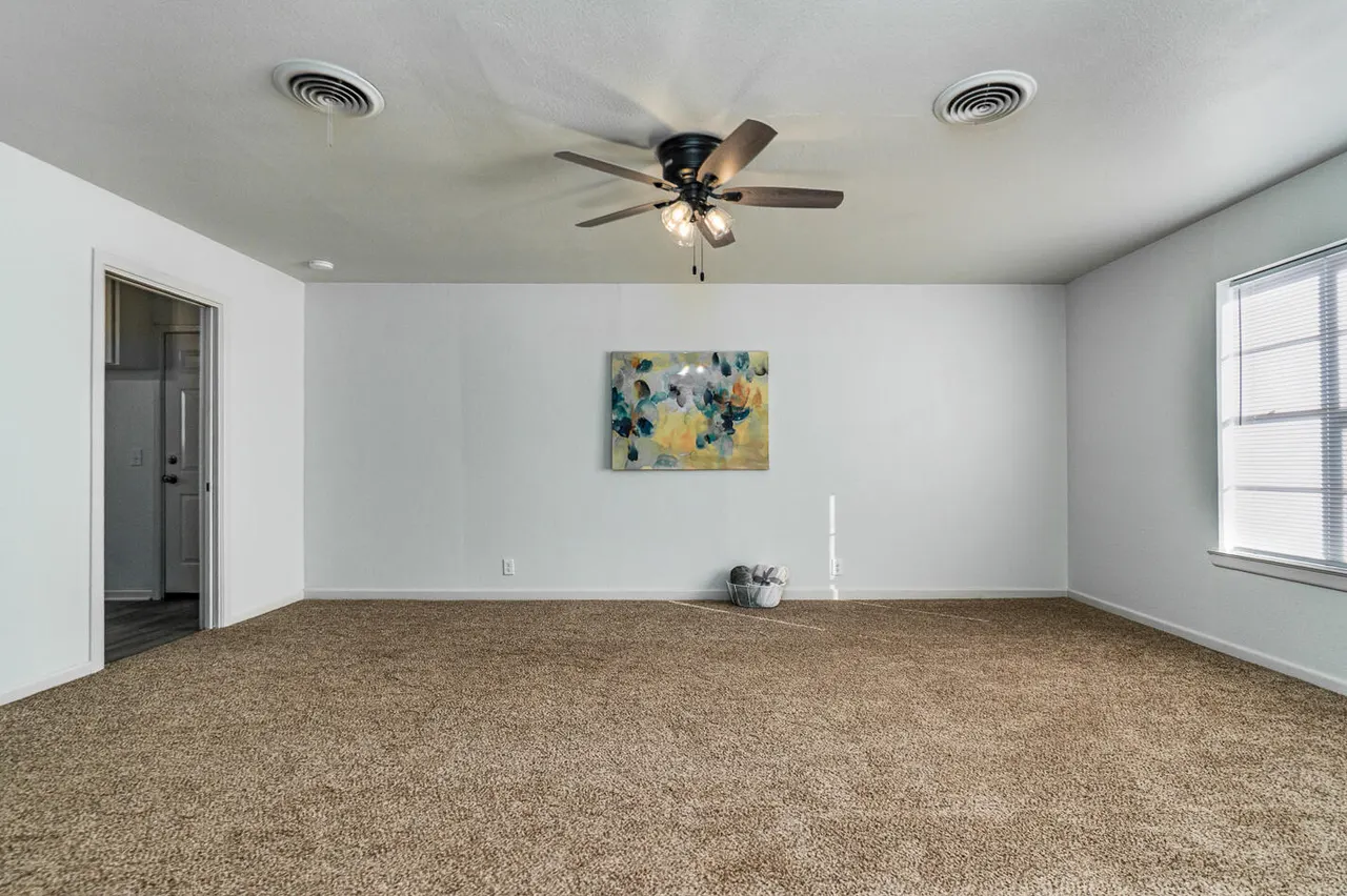 Photo 10 — 721 N Floyd Avenue, Tulia, TX 79088