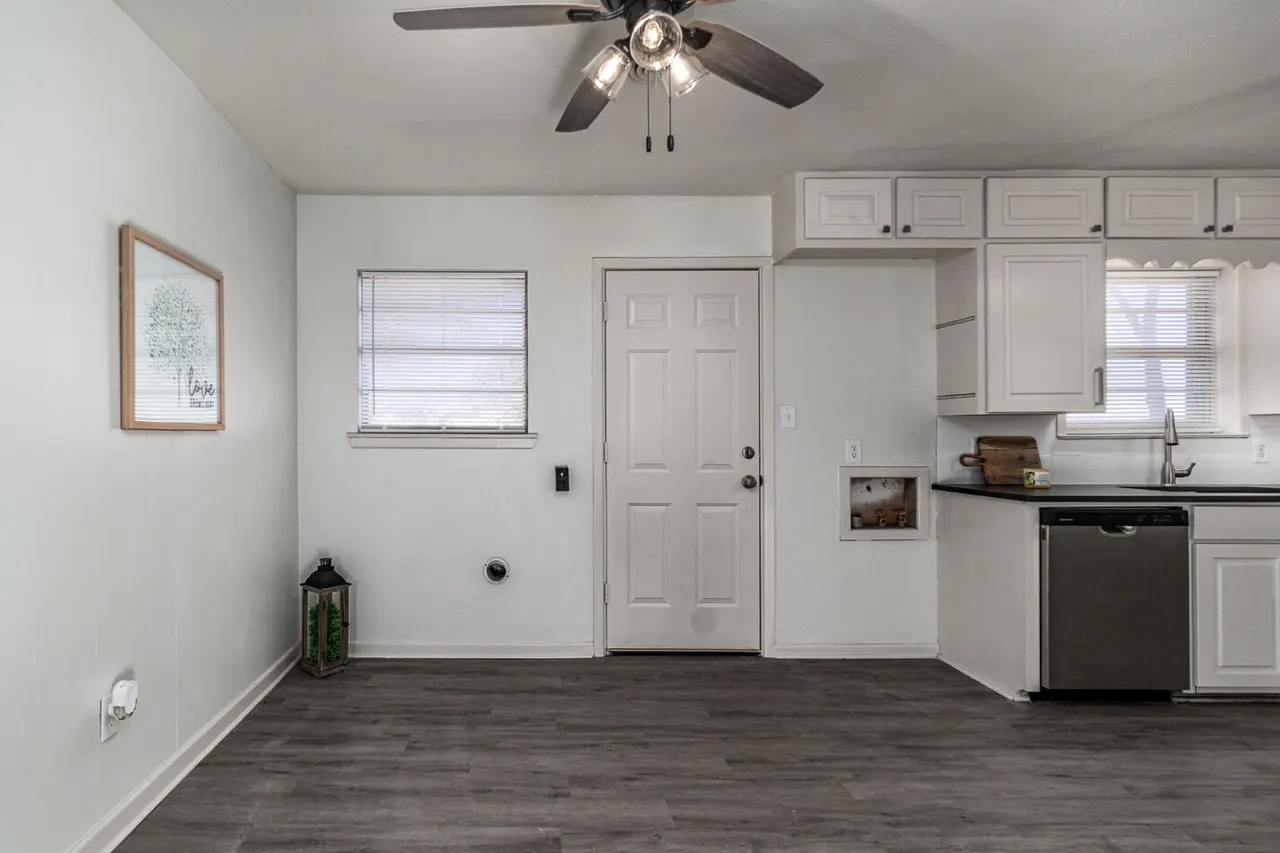 Photo 12 — 721 N Floyd Avenue, Tulia, TX 79088