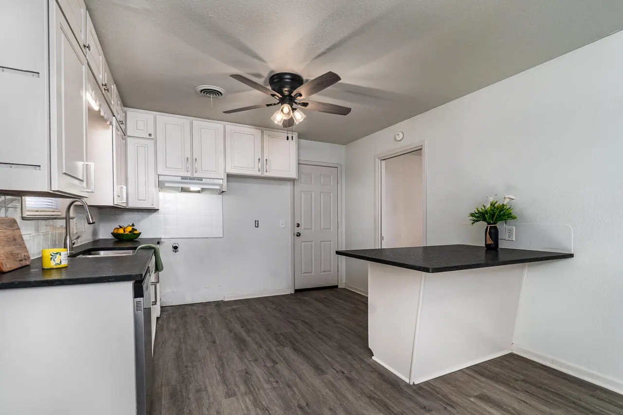 Photo 14 — 721 N Floyd Avenue, Tulia, TX 79088