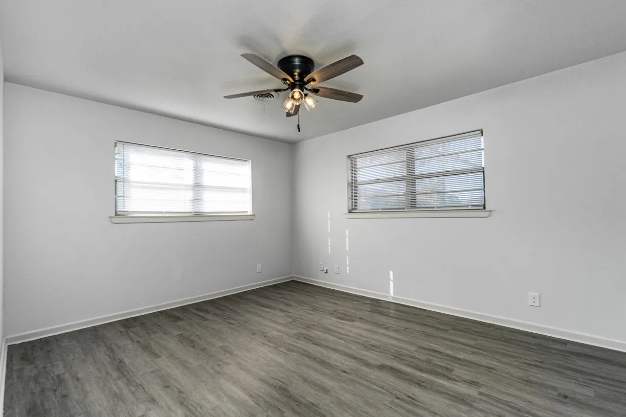 Photo 18 — 721 N Floyd Avenue, Tulia, TX 79088