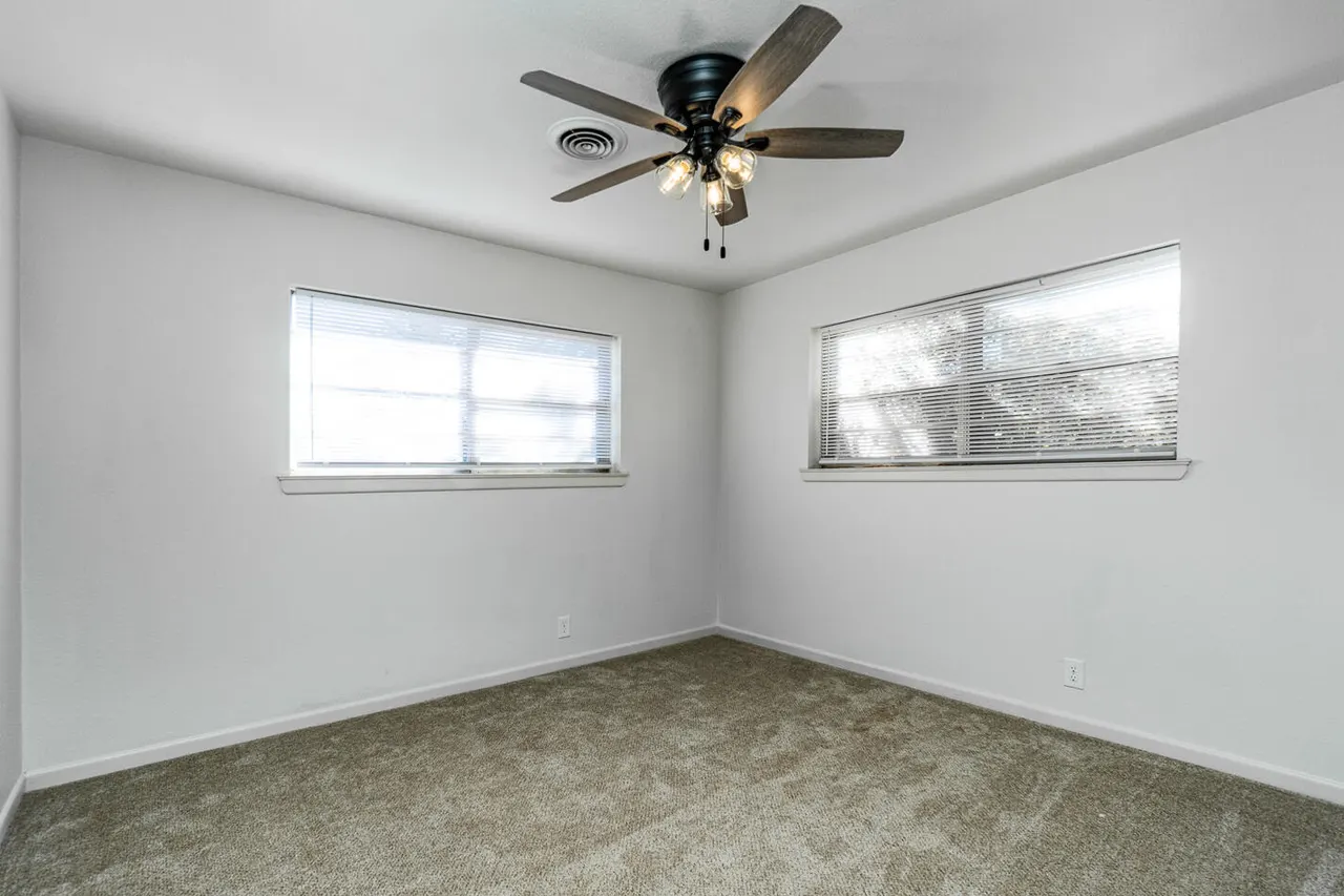 Photo 19 — 721 N Floyd Avenue, Tulia, TX 79088