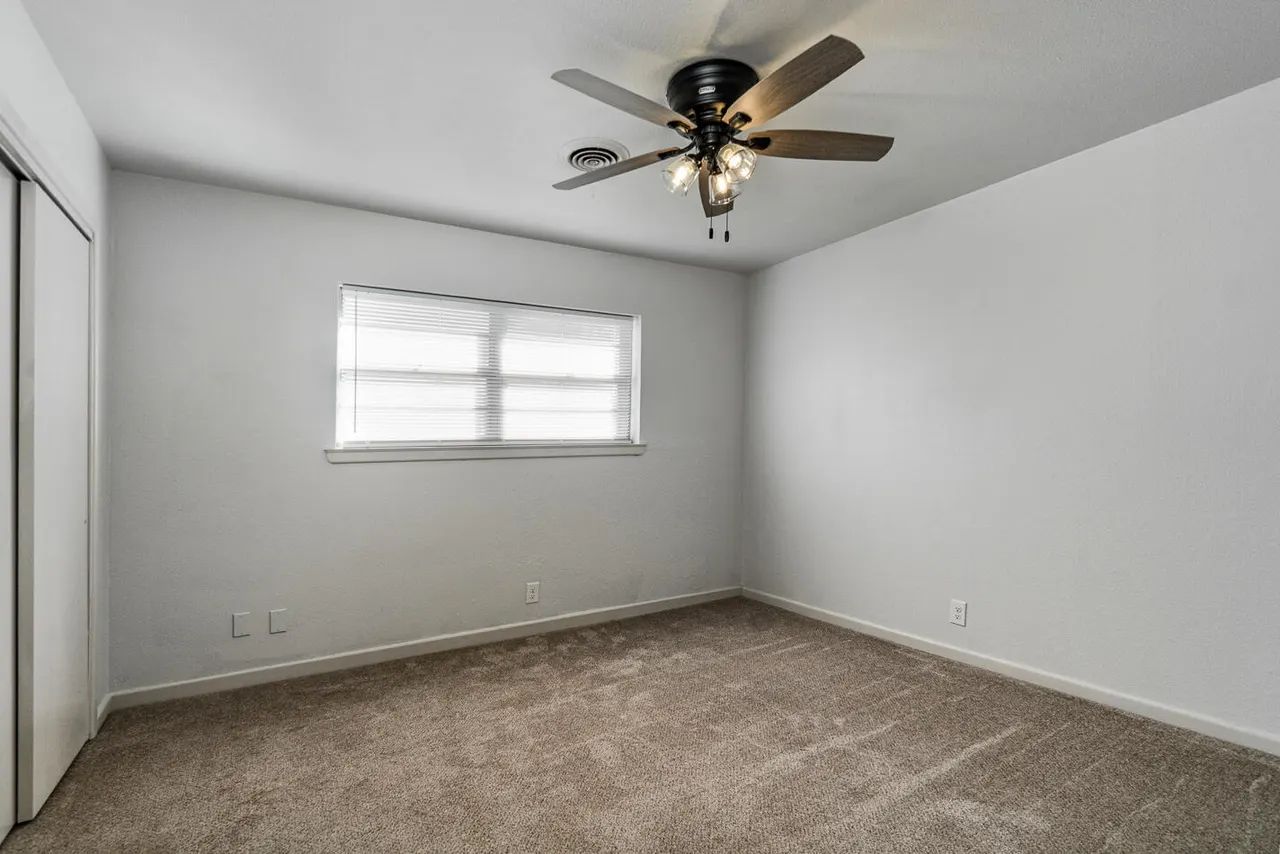 Photo 20 — 721 N Floyd Avenue, Tulia, TX 79088