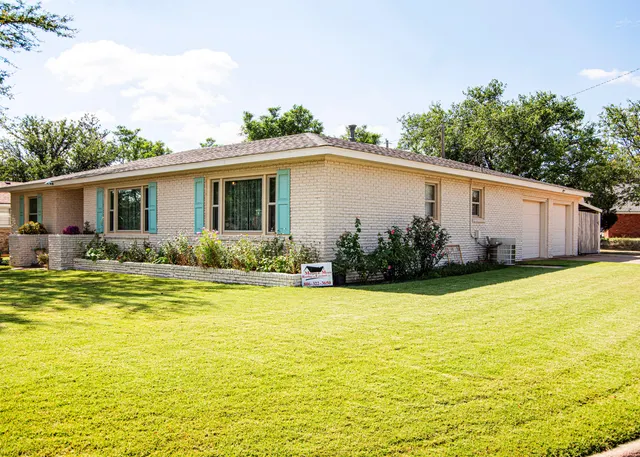 Photo 2 — 83 Houston Road, Tulia, TX 79088