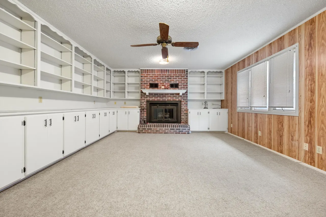 Photo 21 — 905 W Virginia Street, Floydada, TX 79235