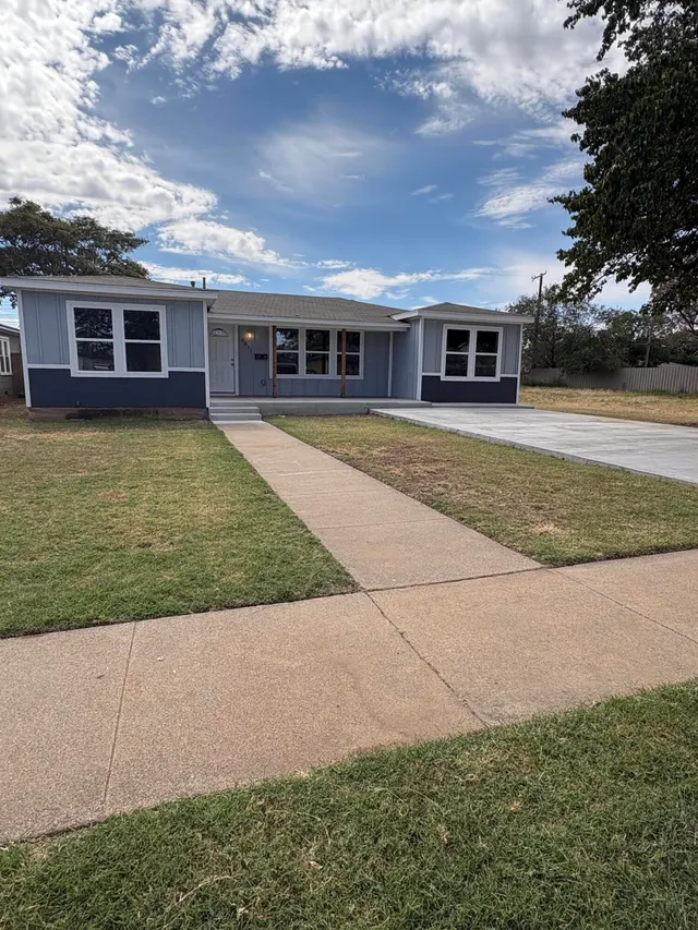 Photo 2 — 4811 41st Street, Lubbock, TX 79414