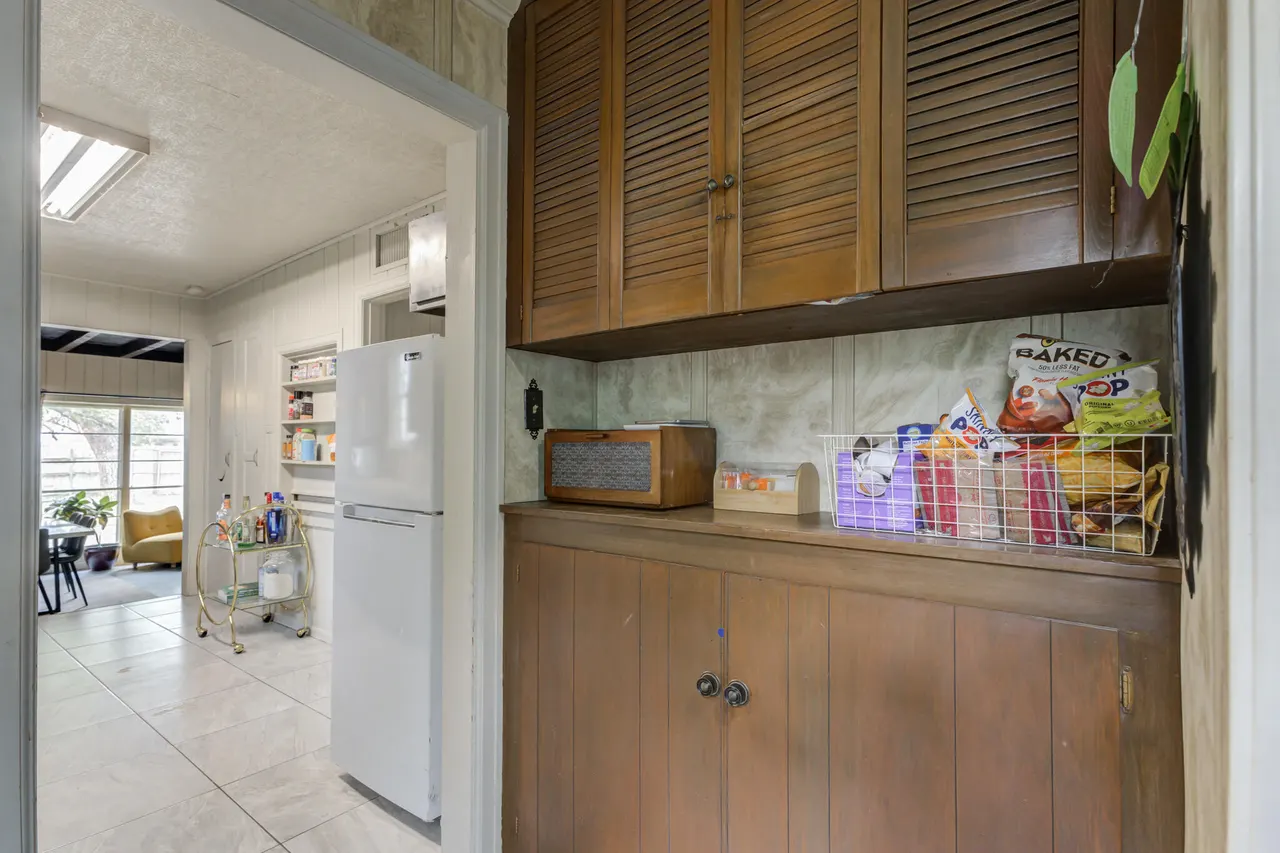 Photo 12 — 2304 28th Street, Lubbock, TX 79411