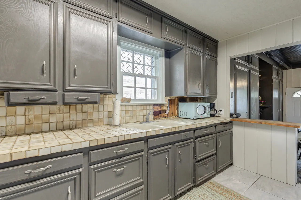 Photo 14 — 2304 28th Street, Lubbock, TX 79411