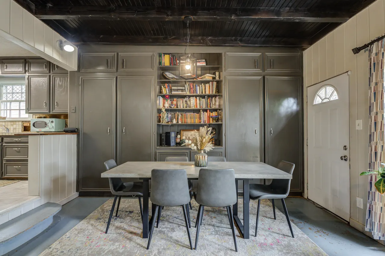 Photo 18 — 2304 28th Street, Lubbock, TX 79411