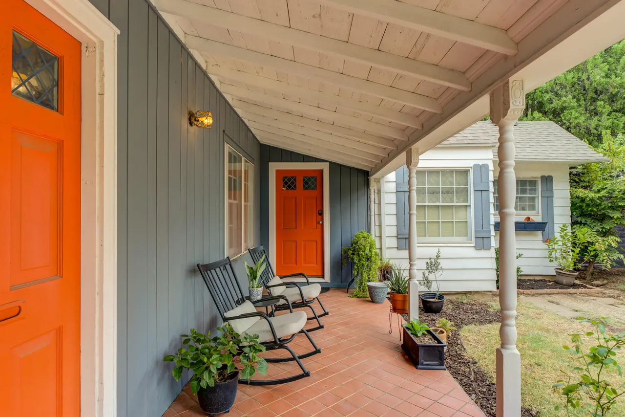 Photo 4 — 2304 28th Street, Lubbock, TX 79411