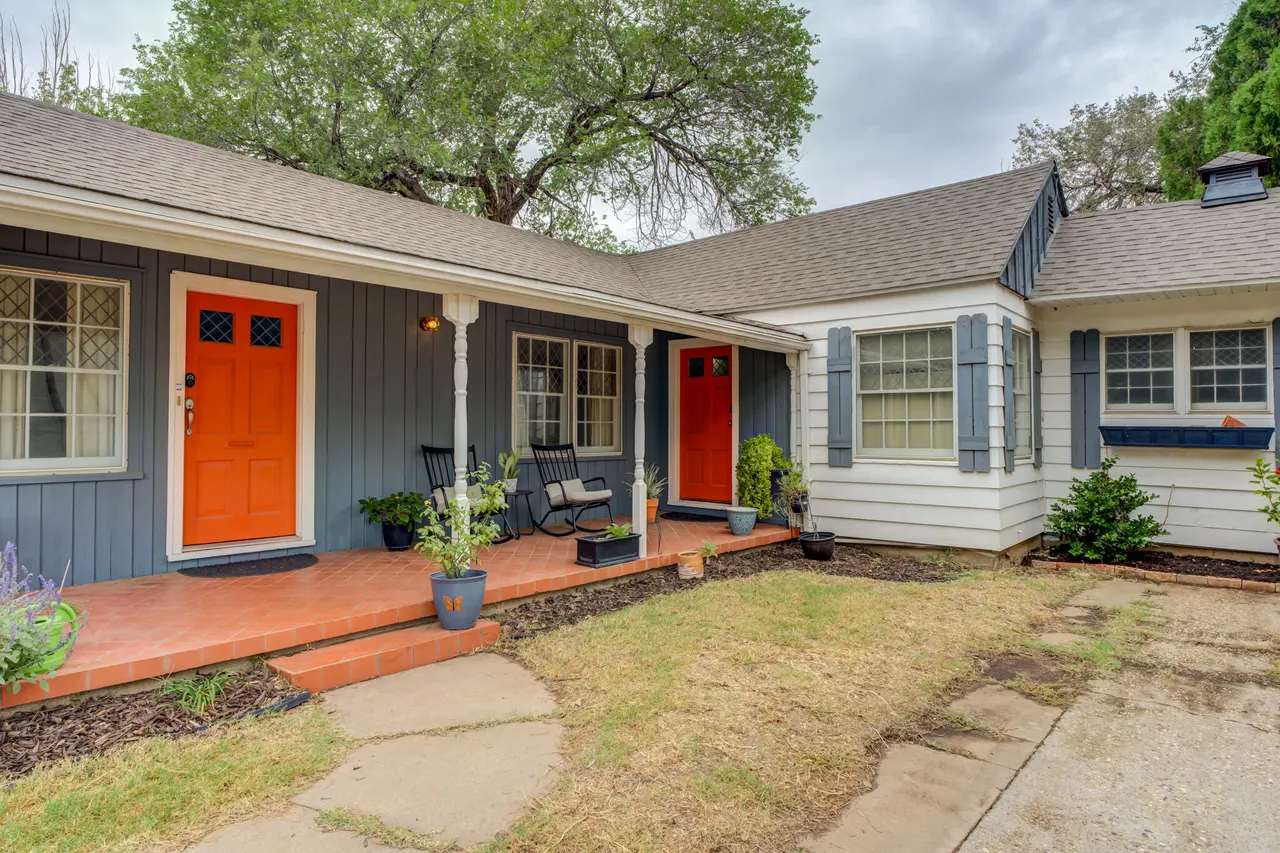Photo 3 — 2304 28th Street, Lubbock, TX 79411