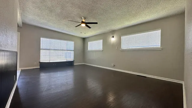 Photo 8 — 4302 30th Street, Lubbock, TX 79410