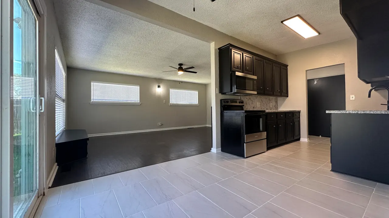 Photo 10 — 4302 30th Street, Lubbock, TX 79410