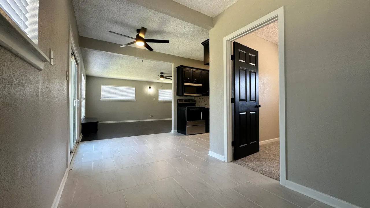 Photo 13 — 4302 30th Street, Lubbock, TX 79410