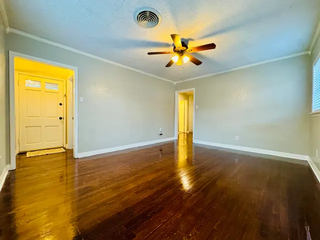 Photo 8 — 2509 30th Street, Lubbock, TX 79410