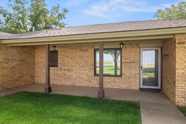 Photo 6 — 741 Barton Lane, Levelland, TX 79336