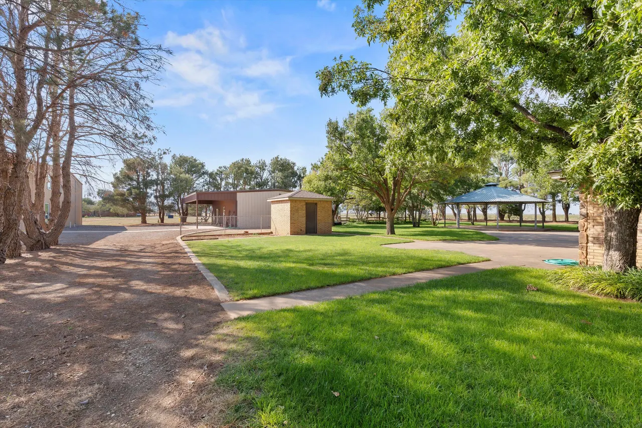 Photo 5 — 741 Barton Lane, Levelland, TX 79336