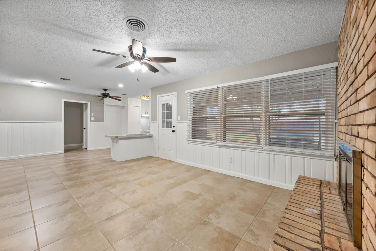 Photo 15 — 4915 11th Street, Lubbock, TX 79416