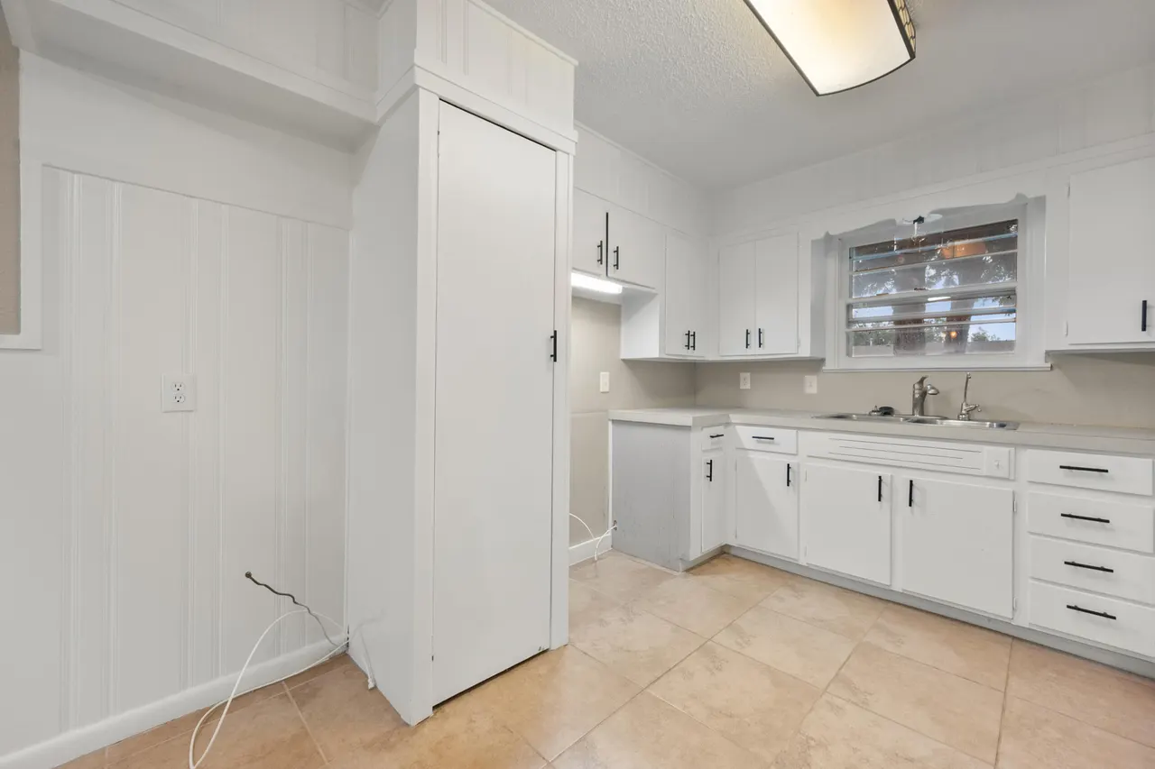 Photo 12 — 4915 11th Street, Lubbock, TX 79416