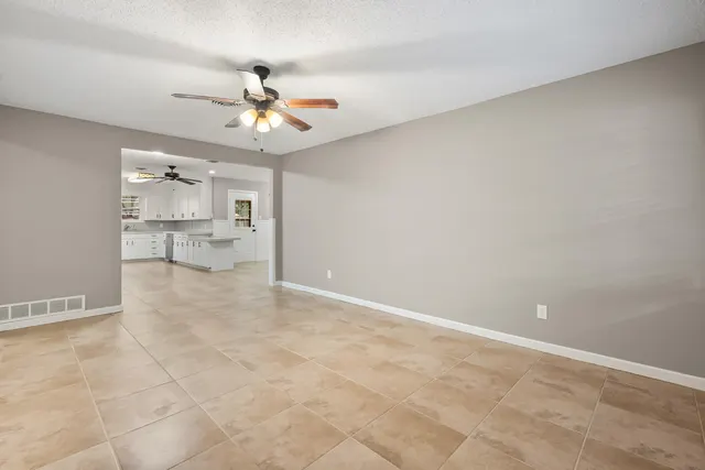 Photo 8 — 4915 11th Street, Lubbock, TX 79416
