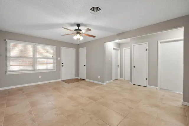 Photo 5 — 4915 11th Street, Lubbock, TX 79416