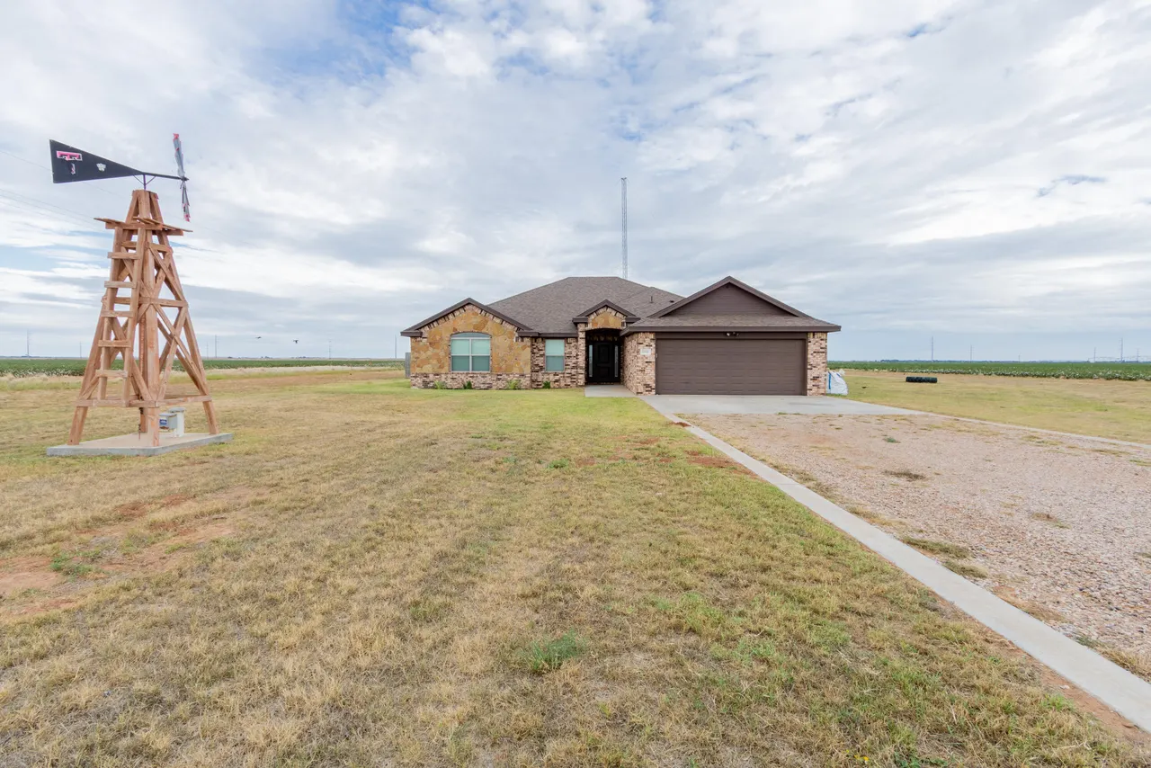 Front exterior — 6906 N Fm 1264, Lubbock, TX 79415
