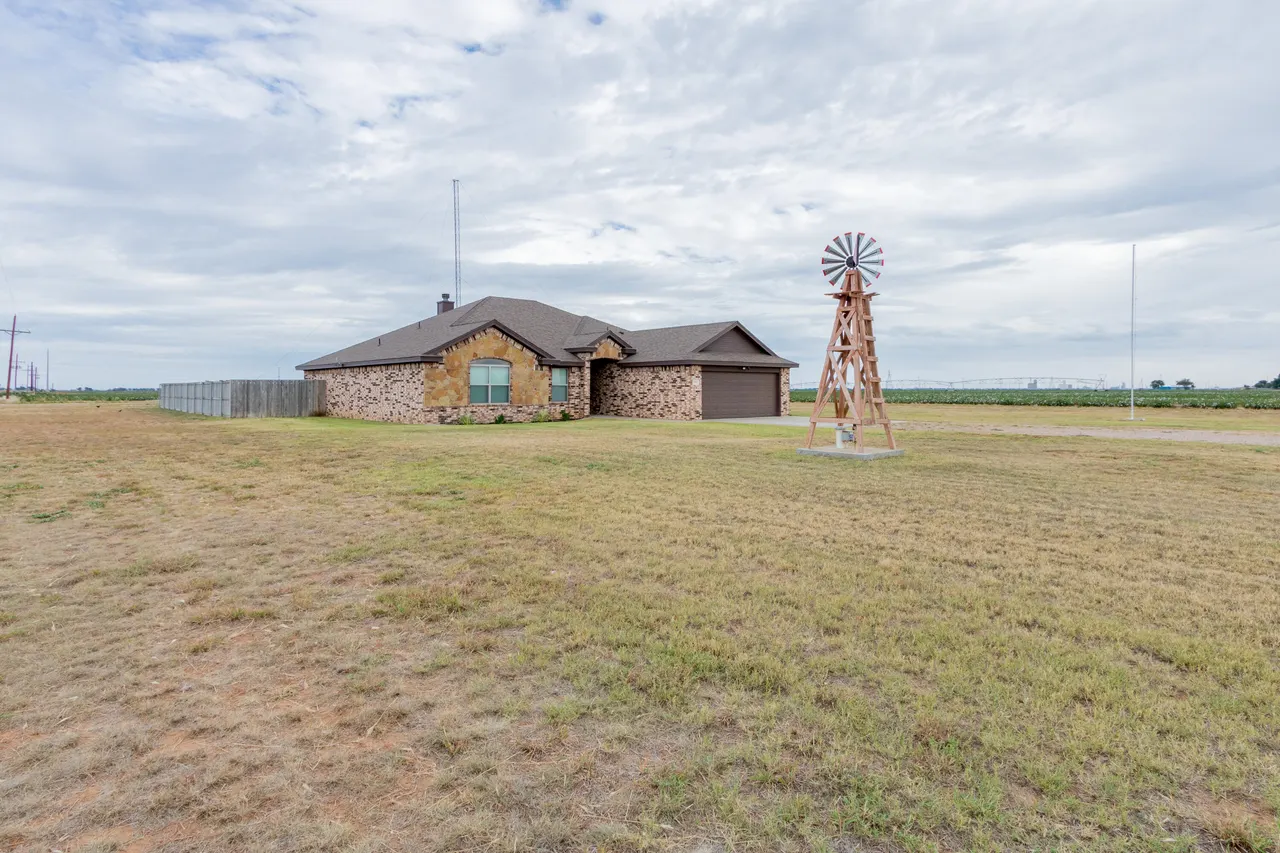 Photo 2 — 6906 N Fm 1264, Lubbock, TX 79415