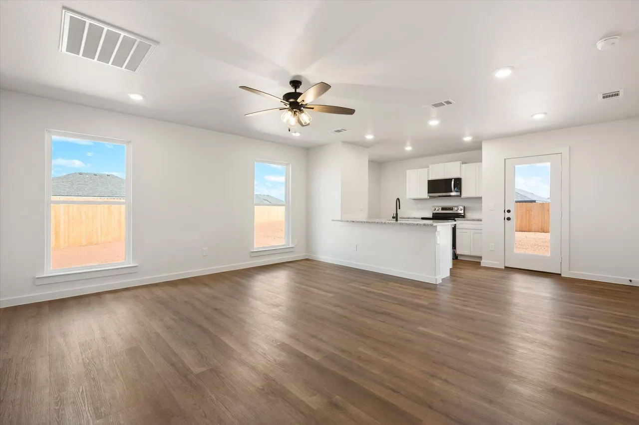 Photo 3 — 6303 Volney Avenue, Lubbock, TX 79407