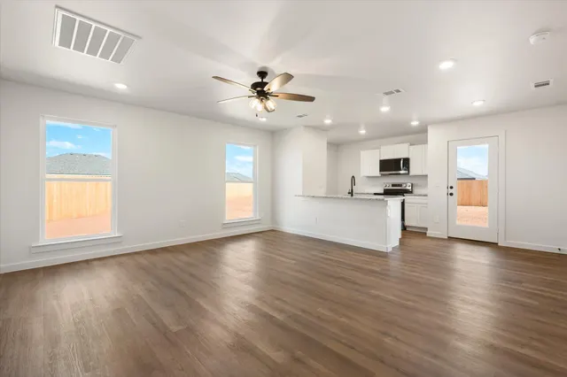 Photo 3 — 6303 Volney Avenue, Lubbock, TX 79407