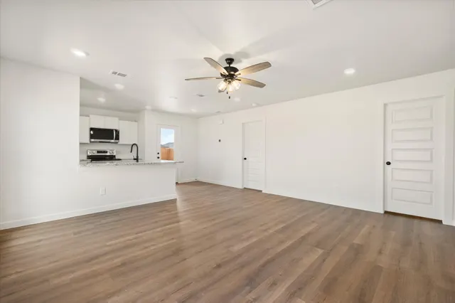 Photo 4 — 6303 Volney Avenue, Lubbock, TX 79407