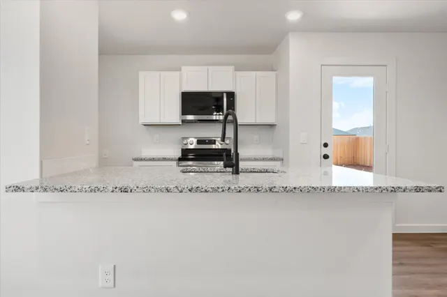 Photo 7 — 6303 Volney Avenue, Lubbock, TX 79407