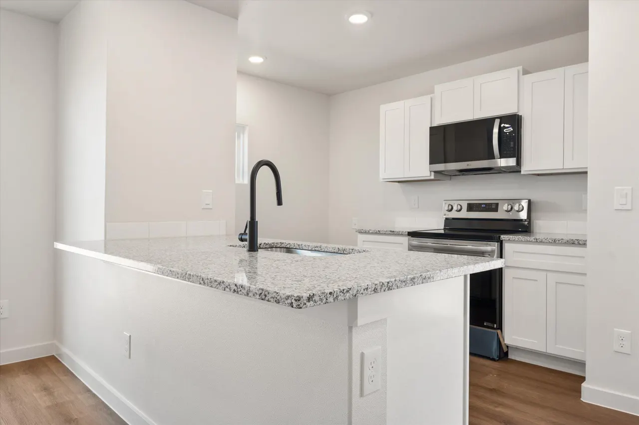 Photo 8 — 6303 Volney Avenue, Lubbock, TX 79407