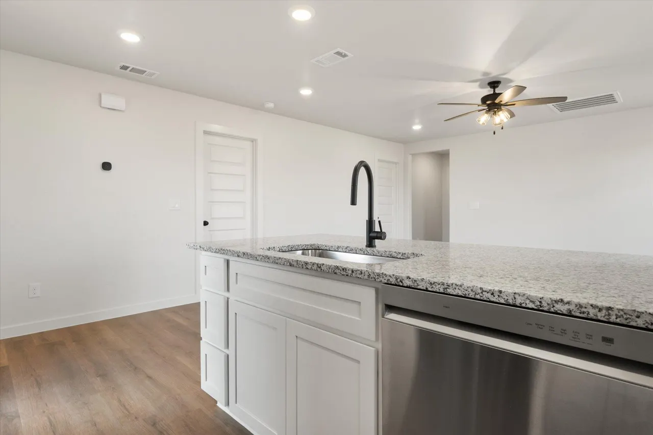 Photo 10 — 6303 Volney Avenue, Lubbock, TX 79407