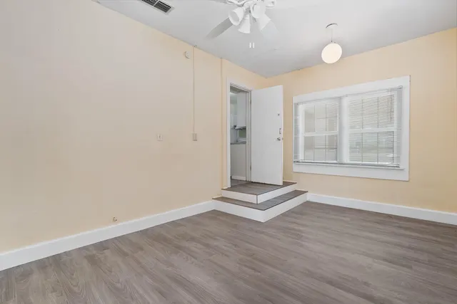 Photo 6 — 2412 30th Street, Lubbock, TX 79411